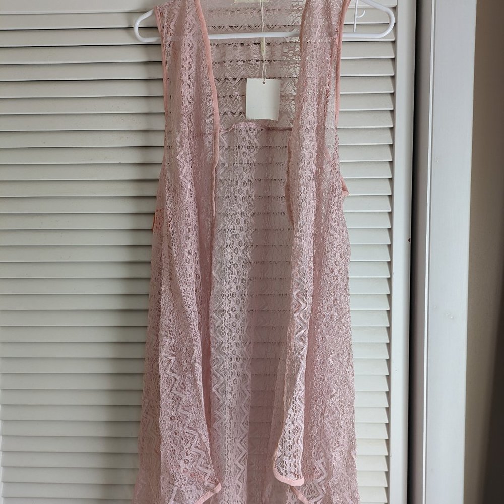 Sweet, Sleeveless Lace Cardigan
